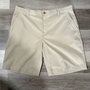IZOD Men's Tan Golf performance Shorts